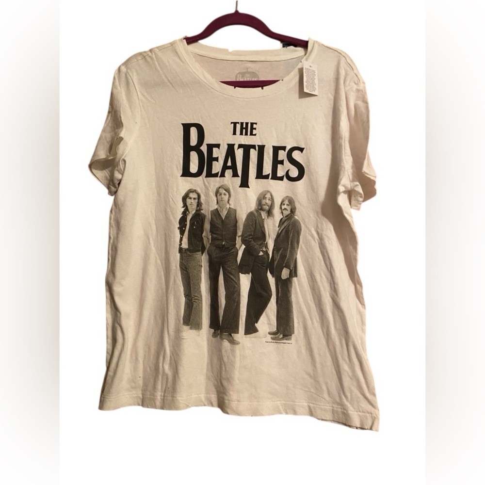 NWT LADIES BEATLES T-SHIRT SIZE M